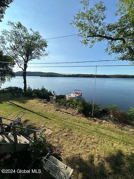 3rd image of 530 W Lake Road