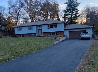 26 Debra Ln, North Haven, CT 06473