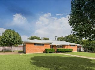 5621 Tourist Dr, North Richland Hills, TX 76117