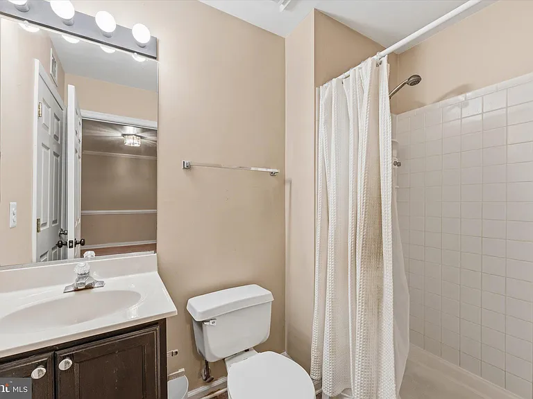 706 Vanderbilt Ter SE — Photo 30