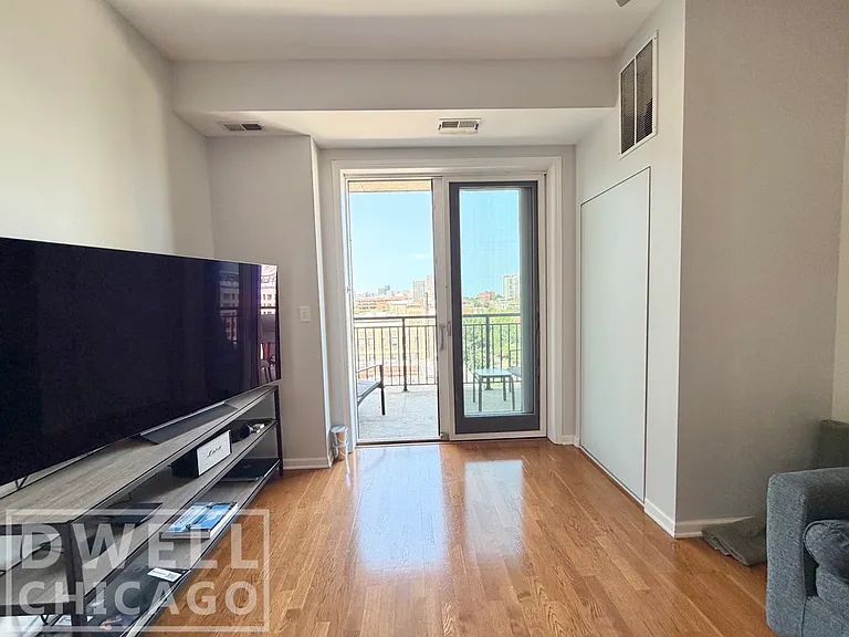 828 W Grace St #804 — Photo 15