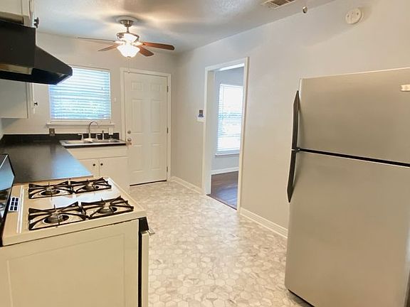 5th image of 10412 Esta Buena Dr