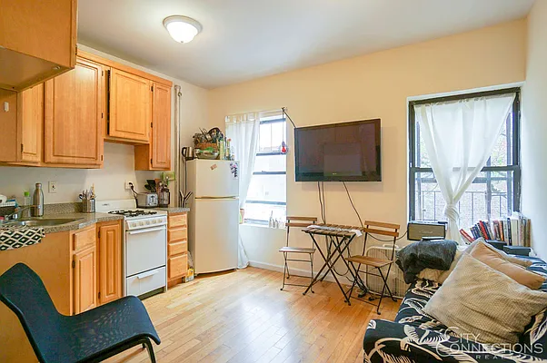 Rented by City Connections Realty | media 31