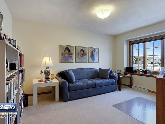 Front den or 3rd bedroom