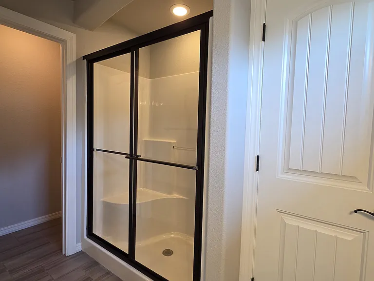 404 W Gillian Ave — Photo 13