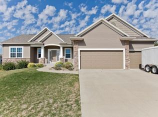 1109 Blue Stone St NW, Cedar Rapids, IA 52405