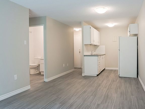 2nd image of 352 Dacey Rd #A