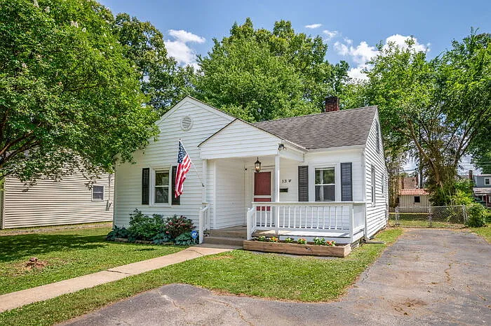 3 bed, 1.0 bath, 1386 sqft, $1,750 — Photo 2