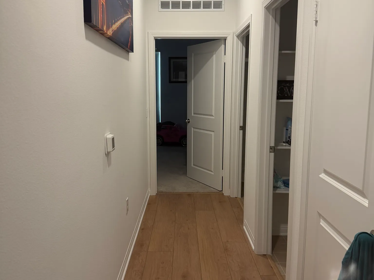 2 bed, 900 sqft, $2,000 — Photo 4