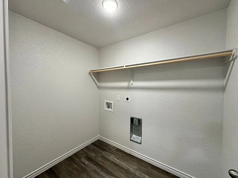 226B Dolphin Dr — Photo 17