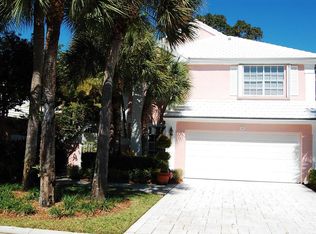 22 Windsor Ln, Palm Beach Gardens, FL 33418