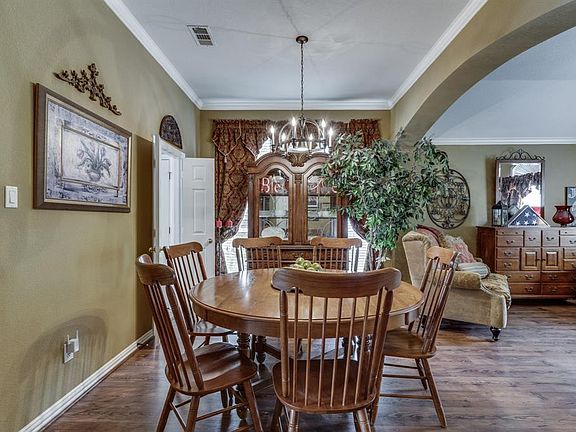 3rd image of 4608 Gladiola Ln