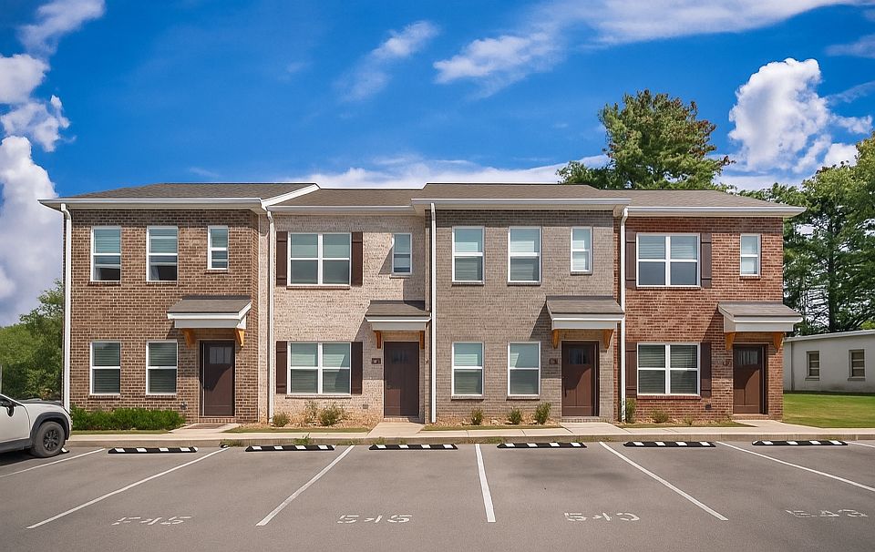 1st image of 541 Concord Cir