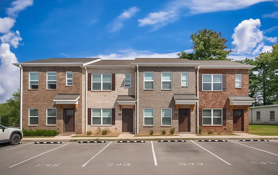 541 Concord Cir