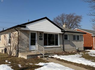 25705 Ronald St, Roseville, MI 48066