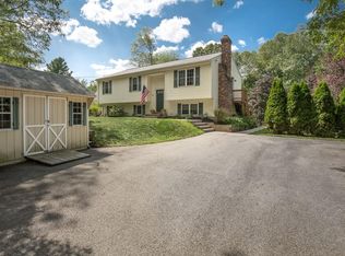 11 Center Rd, Dudley, MA 01571