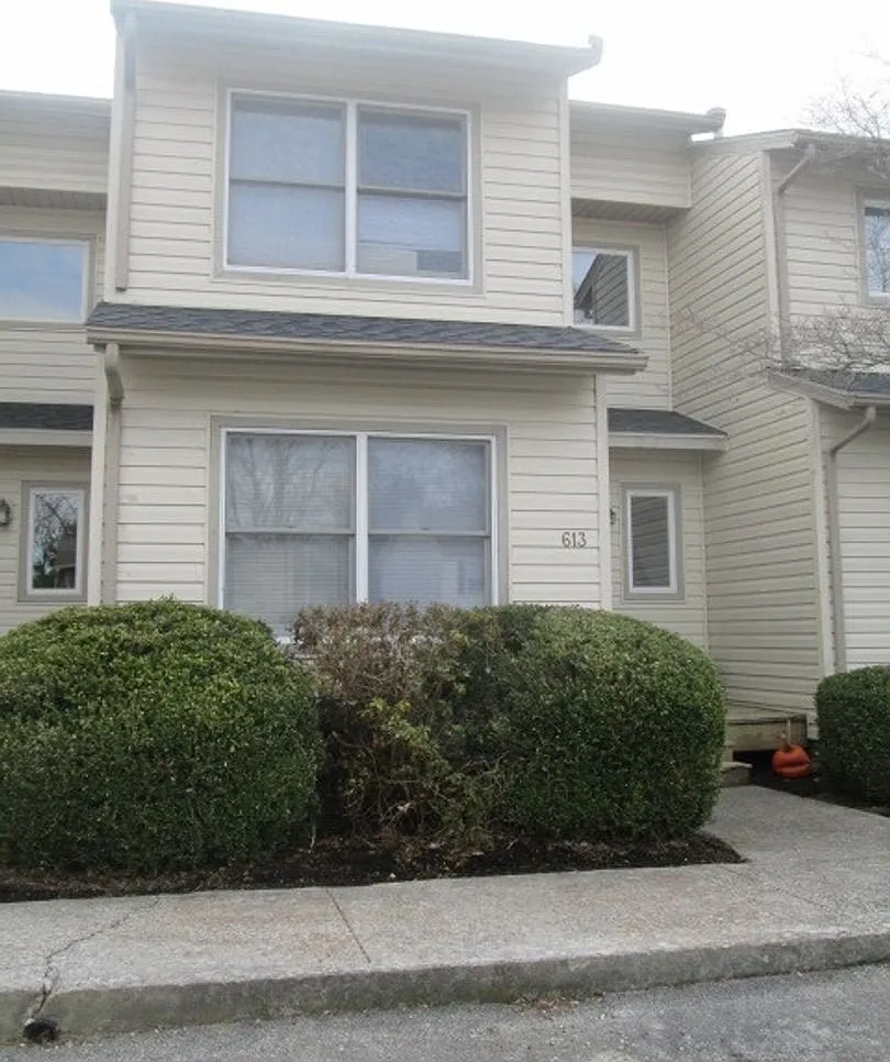 4 Bedroom 2.5 Bath Townhouse — Photo 1
