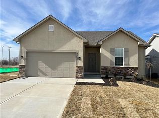 4052 NW Eclipse Pl, Blue Springs, MO 64015
