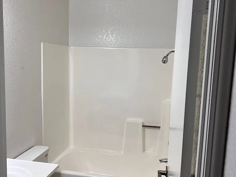 Mesa Verde Apartments — Photo 18