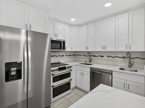 116 Oxford 200, West Palm Beach, FL 33417