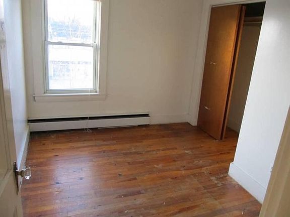 smaller bedroom