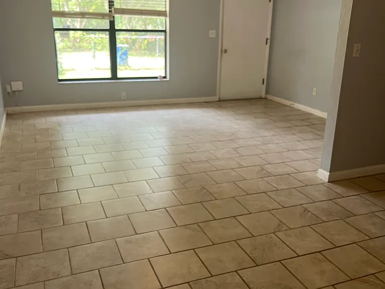 13717 NW 142nd Ave — Photo 5
