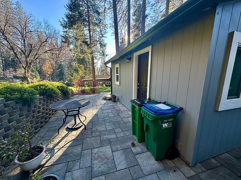 10891 Berggren Ln — Photo 7