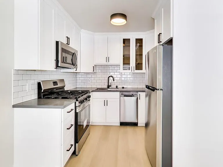 1249 Oak Grove Ave #4 — Photo 12
