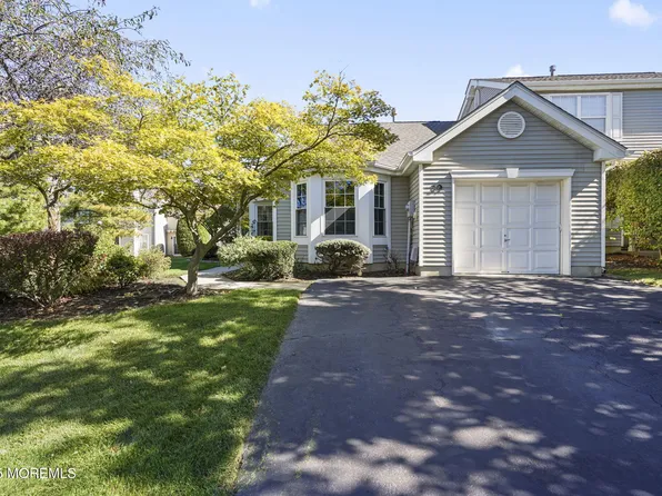 39 Hemlock Way, Freehold, NJ 07728