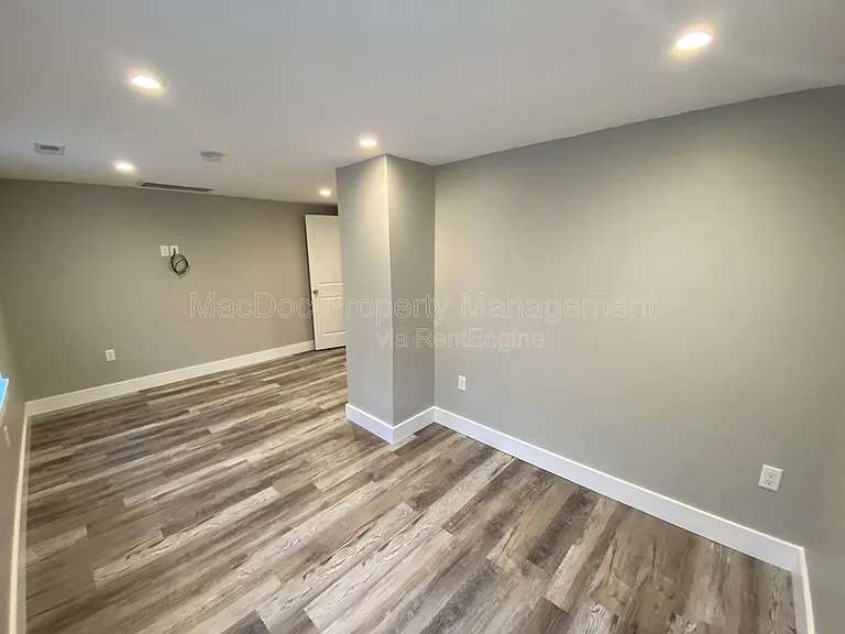 1115 Winchester St #C — Photo 16
