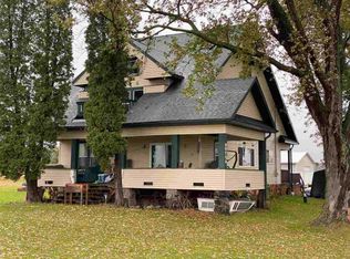 N8109 Bell Corners Rd, Bear Creek, WI 54922