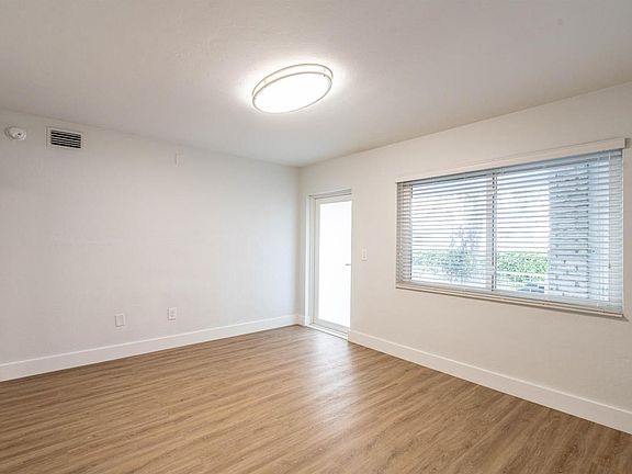 5th image of 117 S Shore Dr Unit 2-117-02