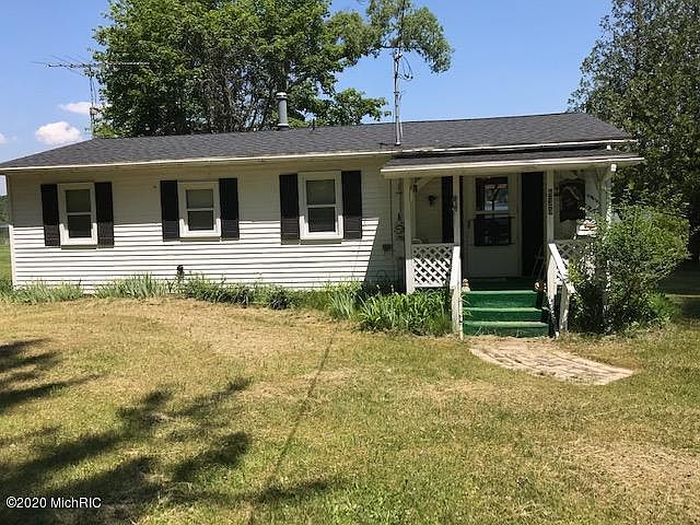 1st image of 830 Cedar Dr