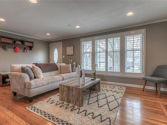 3rd image of 7340 Canterbury St