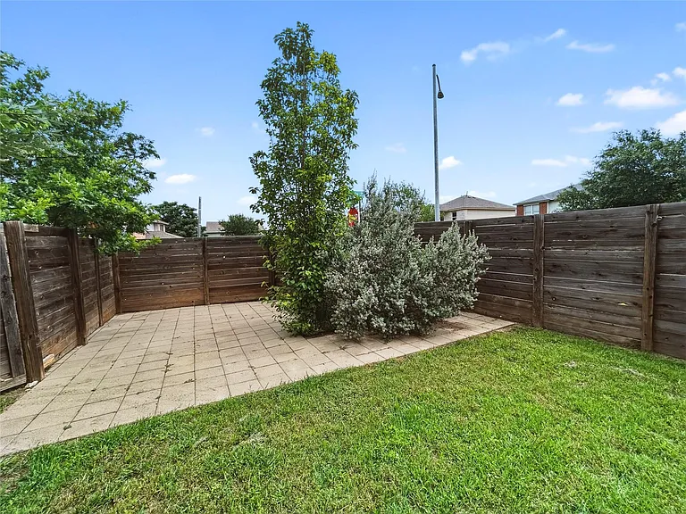 5700 Glen Meadow Dr #B — Photo 18