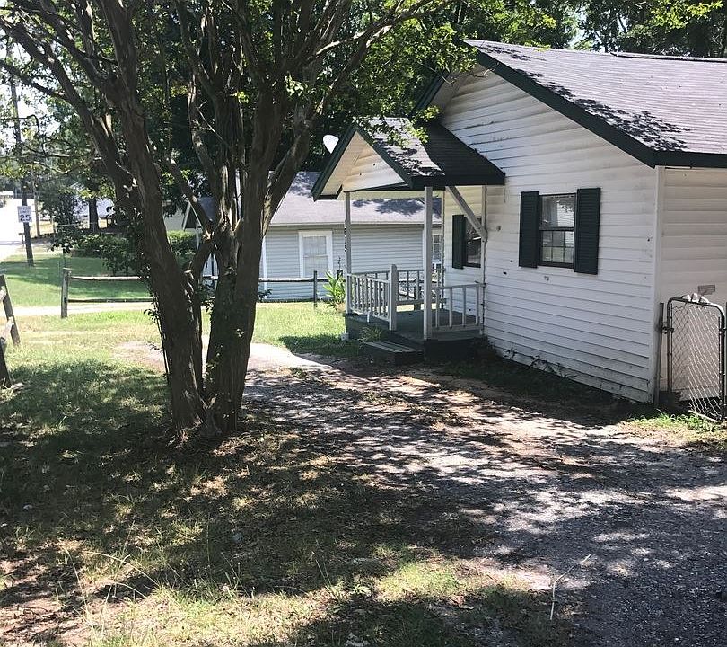 1st image of 1615 W McFarland Ave