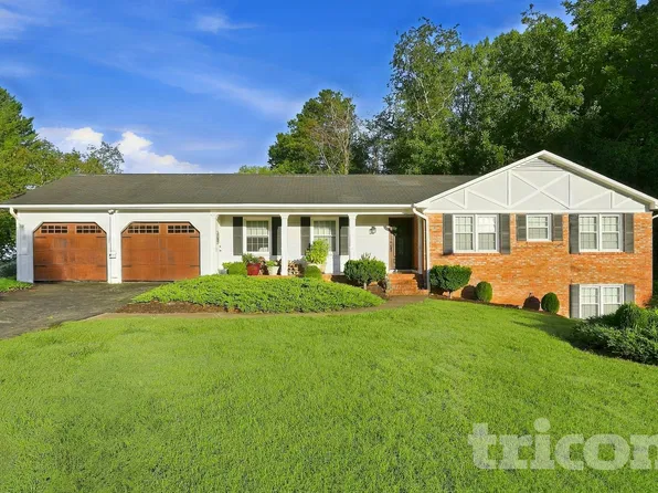 4710 Duffer Ln, Pfafftown, NC 27040