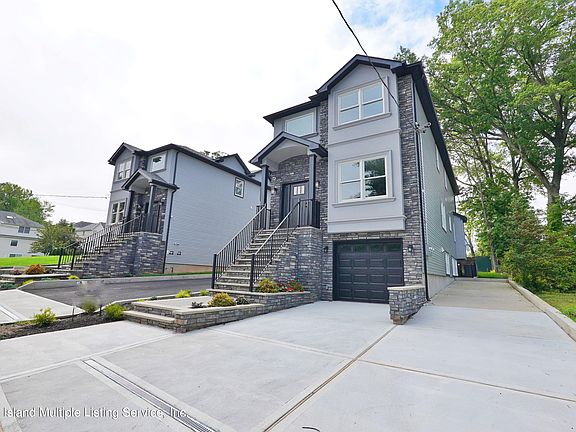 2nd image of 110 Woodvale Ave