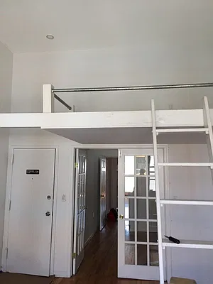 Rented by Flatiron Real Estate Advisors LLC | media 4