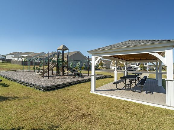 5th image of 6121 Saxlingham Pl Lot 100
