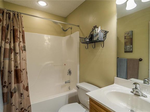 4th image of 10701 Wagon Trail Ct