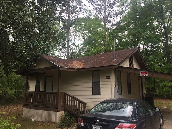 2nd image of 613 Baxter St