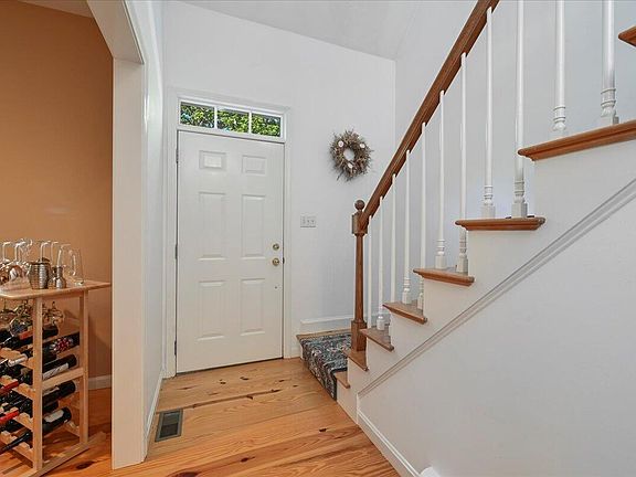 5th image of 36 Strawberry Lane