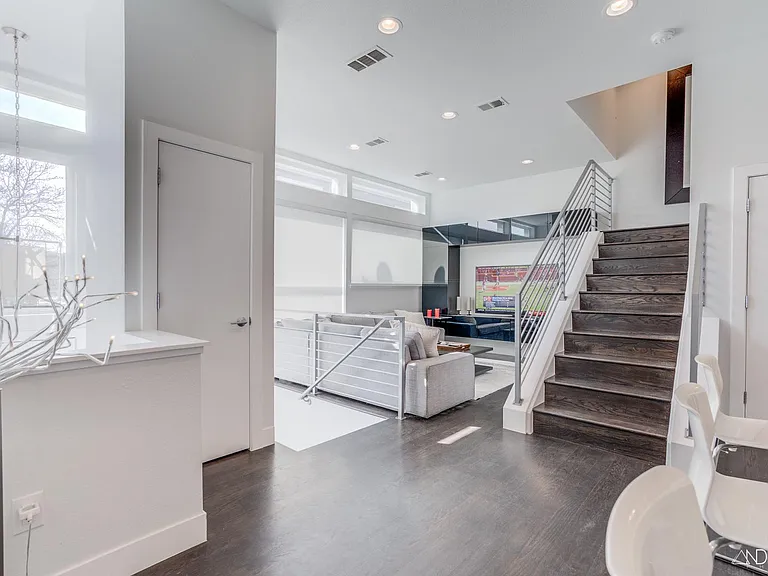 2804 W 25th Ave — Photo 4