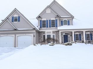 1111 Channing Woods Dr, Webster, NY 14580