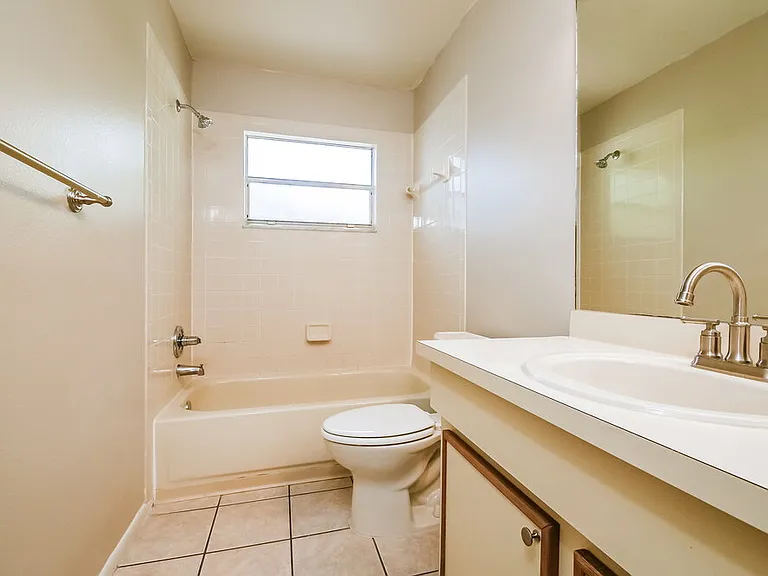 1336 Mohrlake Dr — Photo 15