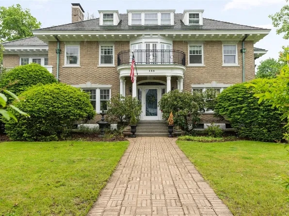 135 Riverside Dr, Binghamton, NY 13905
