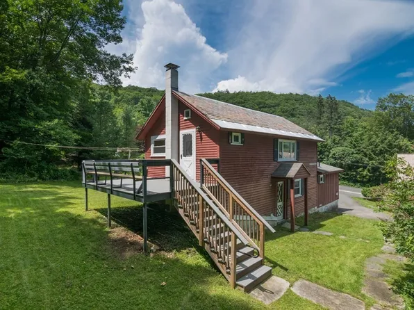 45 1/2 School St, Shelburne Falls, MA 01370