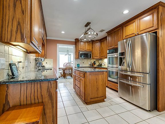 4th image of 4904 Bermuda Dr