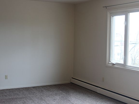 4th image of 10123 104th Ave